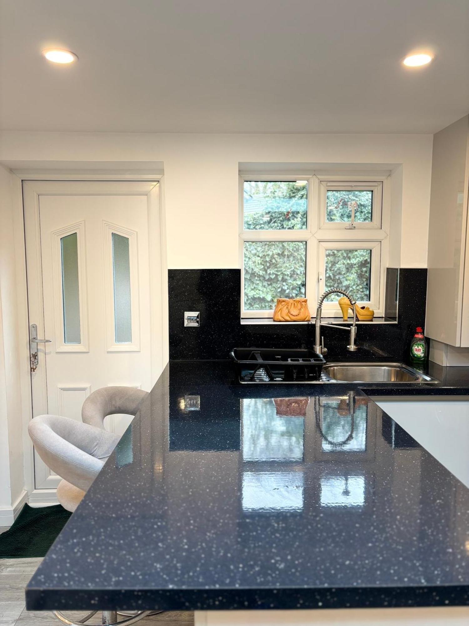 Newly Build 2Br Property With Free Parking High Wycombe Exterior foto